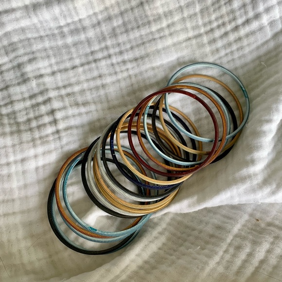 Bangles! Mixed colours (navy blue, sky blue, dark brown, terracotta, bronze. - Picture 4 of 5